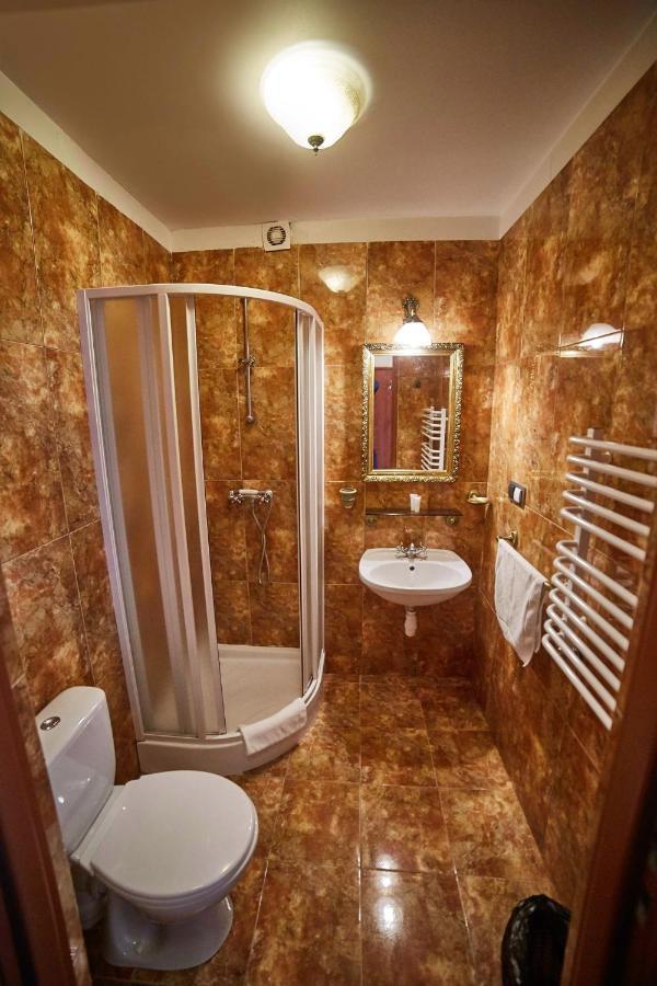 Hôtel Palac Royal à Rzeszów Extérieur photo