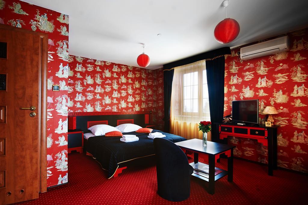 Hôtel Palac Royal à Rzeszów Extérieur photo