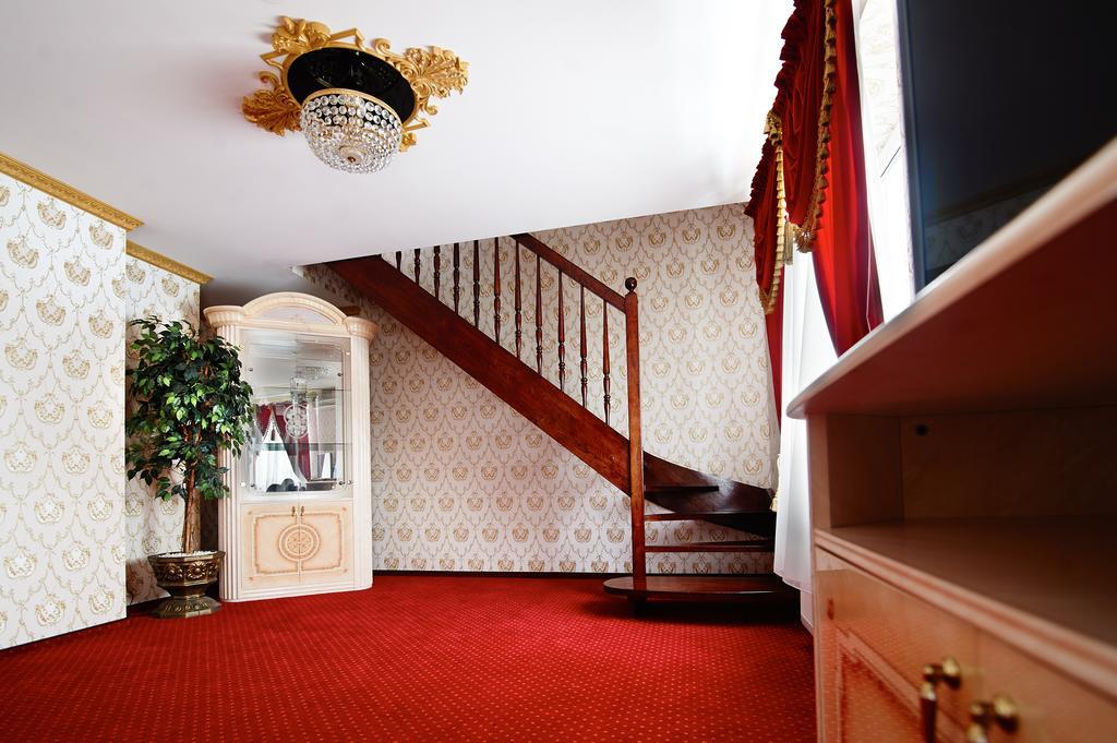 Hôtel Palac Royal à Rzeszów Extérieur photo
