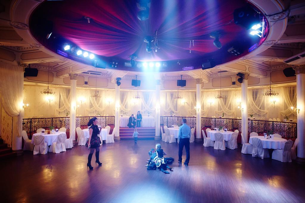 Hôtel Palac Royal à Rzeszów Extérieur photo