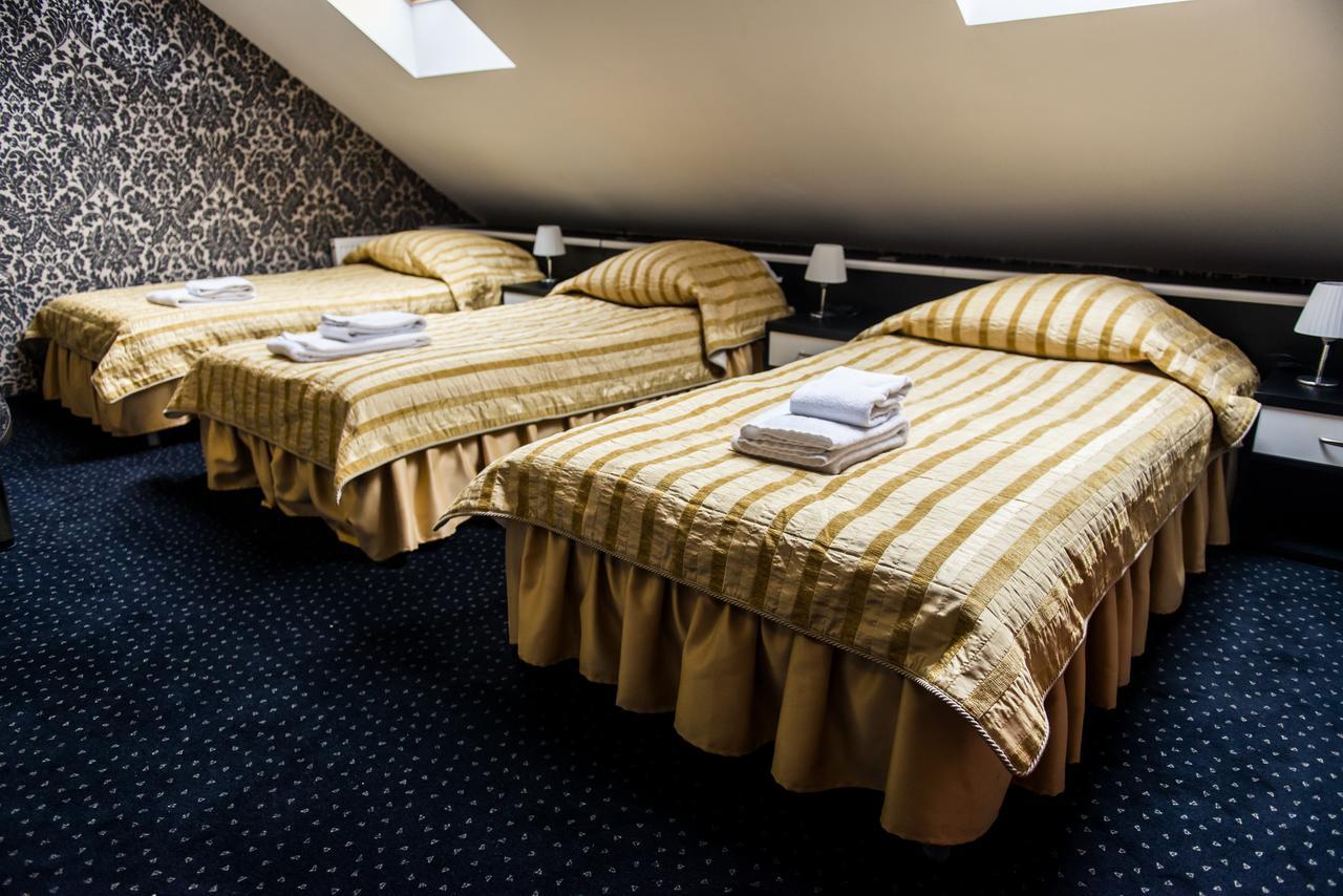 Hôtel Palac Royal à Rzeszów Extérieur photo