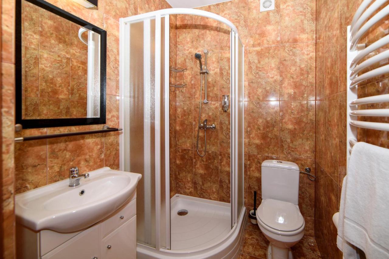 Hôtel Palac Royal à Rzeszów Extérieur photo