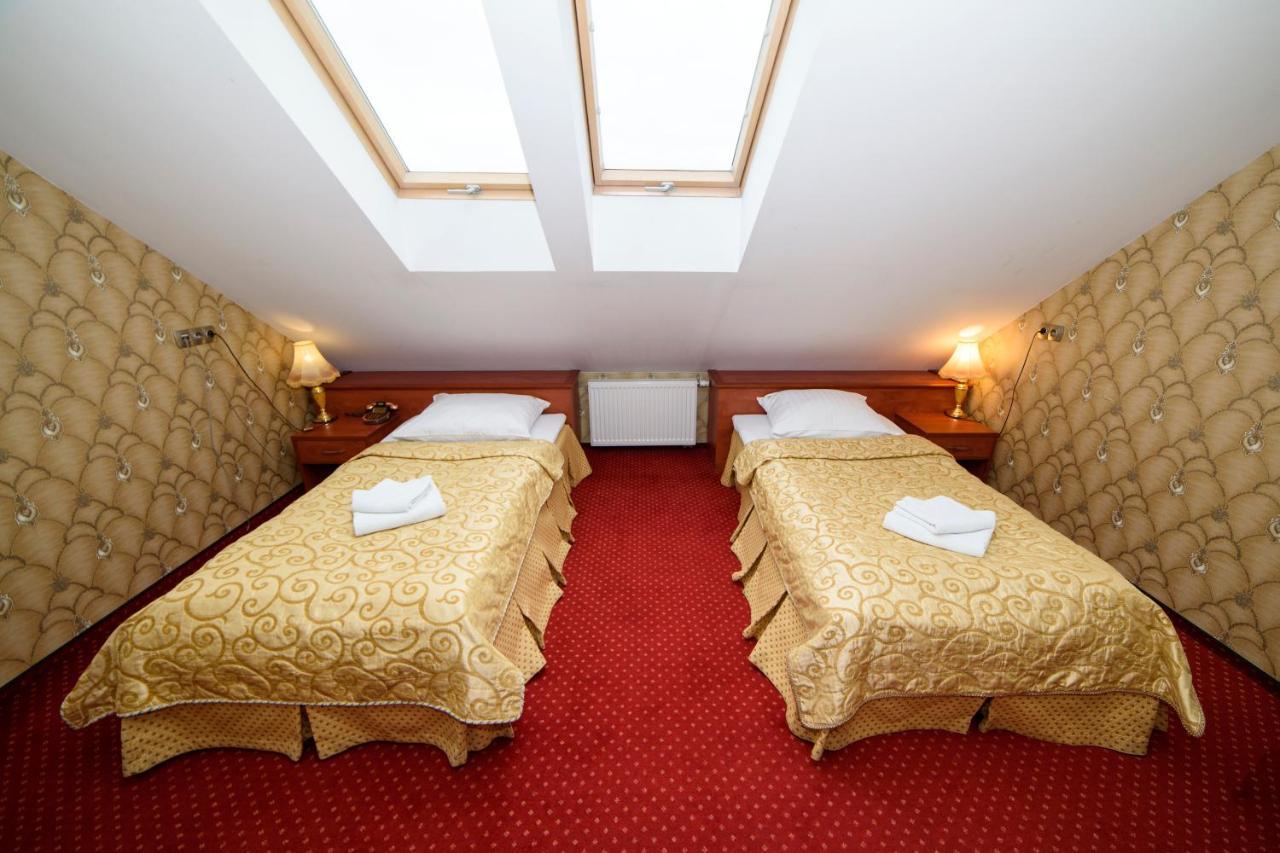 Hôtel Palac Royal à Rzeszów Extérieur photo