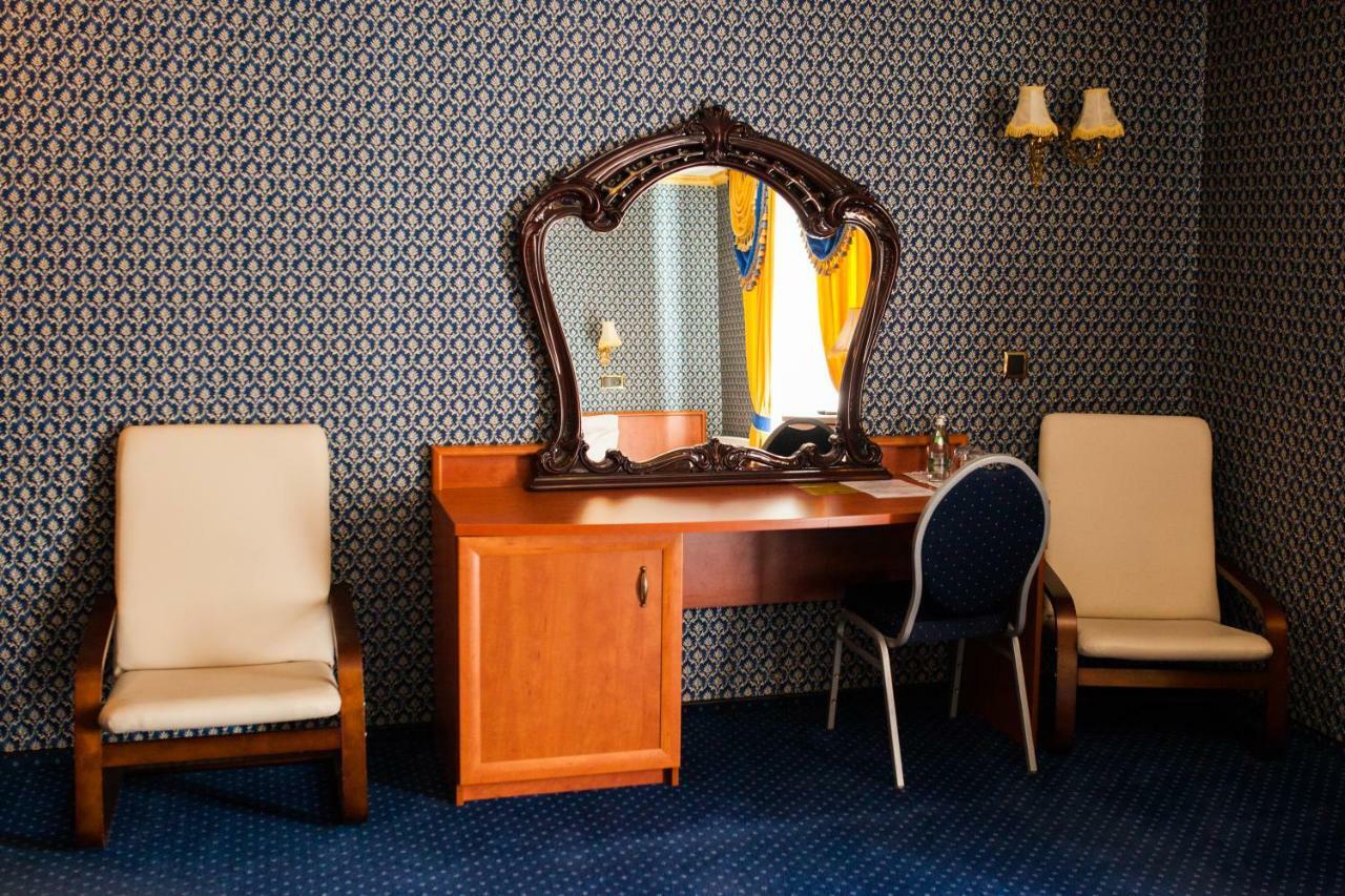 Hôtel Palac Royal à Rzeszów Extérieur photo